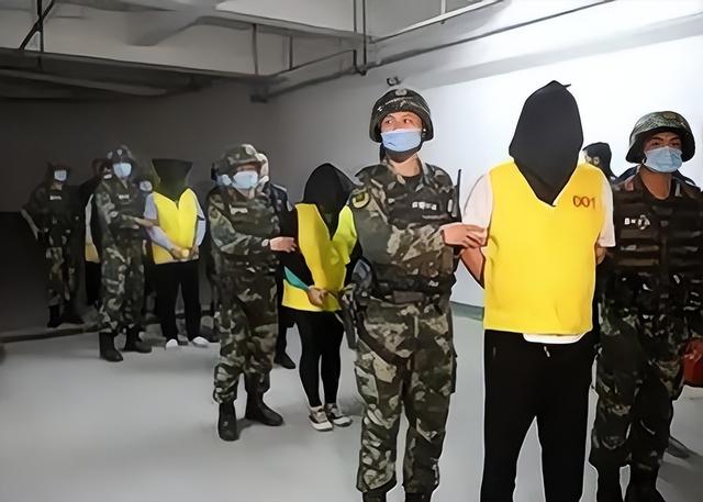 湖南悍匪邓文斌：特种兵出身，作案300余起，跨3国娶5个老婆
