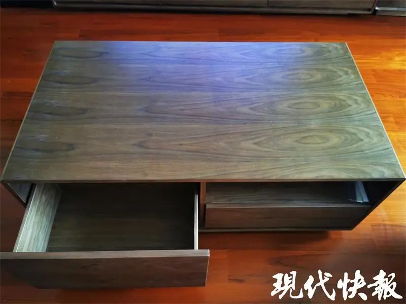 男子花近12万买实木家具,结果发现并不是全实木