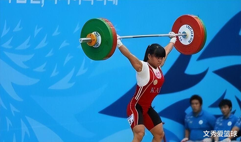 姚丽|“举重冠军”姚丽：夺冠后称与中国没关系，现状令人唏嘘