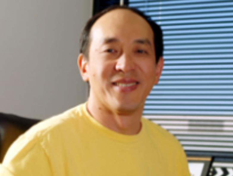 企业家|2004年，富商许立信卖掉公司，给140名员工每人分400万