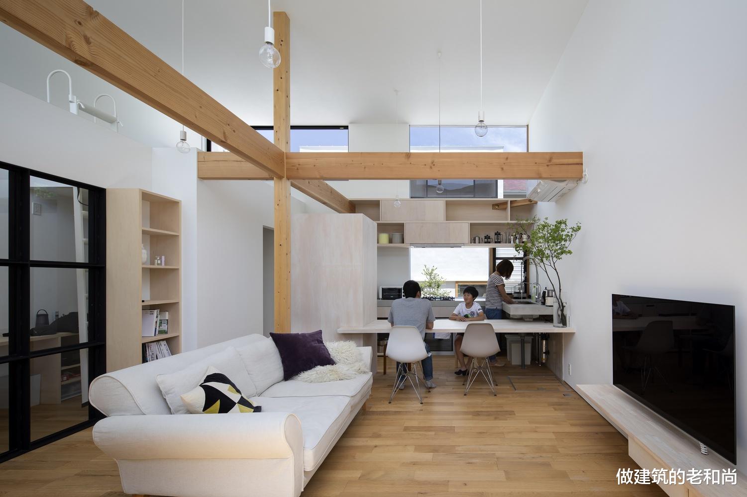 狭长地块上的住宅设计：置入庭院空间是关键