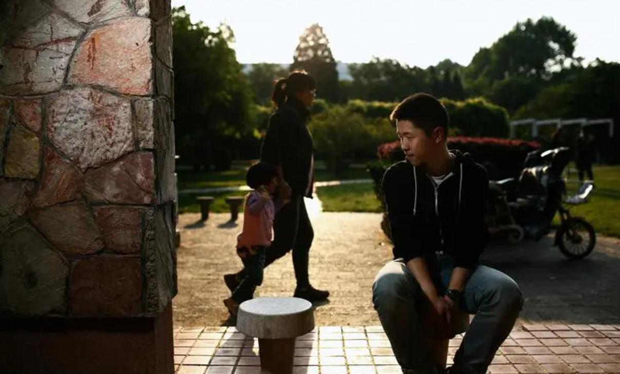 大学|毕业后才明白,“社恐”的人应尽早放弃这些职业,没必要迎难而上