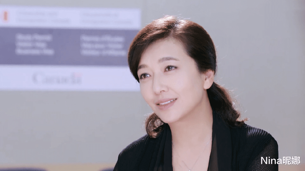 发型 江珊怎么老成这样？开机换新发型变婆婆，小区阿姨打扮没女神包袱