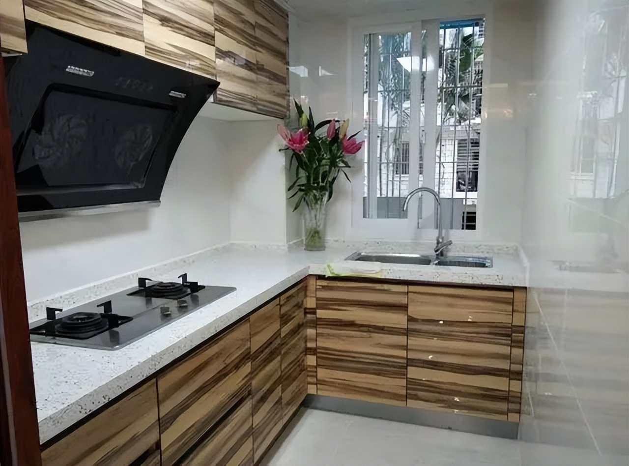 这是朋友在县城的新房,搞完卫生就很漂亮,没想到装修只花了10万