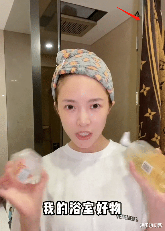 王灿|王灿晒照秀小蛮腰，自曝裤子89包邮，网友质疑私下用名牌？