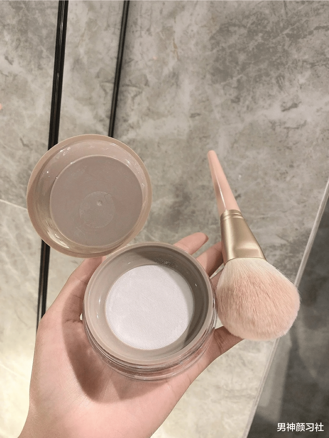 黑头 你们对男生化妆怎么看？是精致还是尴尬？