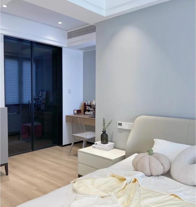 浙江90后夫妇，把86小家装得堪称收纳教科书，全屋干净又舒适