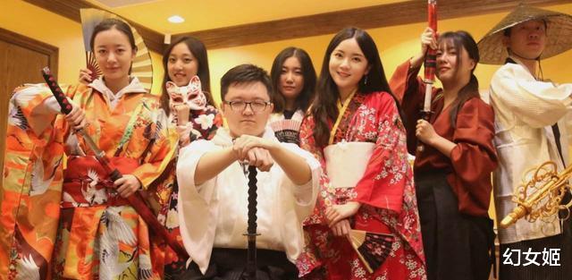 新兴行业成色情温床?大量年轻人为追求“精神高潮”,正沉迷其中