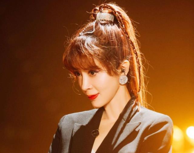 金巧巧|金巧巧与已婚富豪约会？本人在线辟谣，网友：张小寒肯定有底子