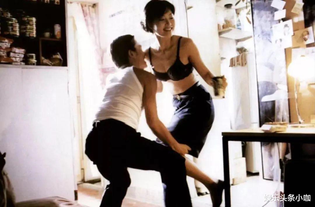 王家卫|他凭什么能将影帝影后轻而易举玩弄于股掌之间？！