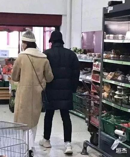 乔欣|“富不自知”乔欣：初中收到戴妃同款包包，地下车库停满兰博基尼