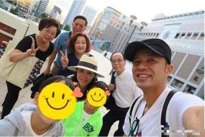 李克勤|李克勤：妻子是港姐冠军，刘德华给他当伴郎，两人恩爱走过28年