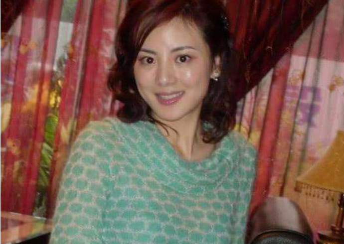 邱心志|她跟前夫离婚后，独自抚养儿子且无戏可拍，而前夫却越来越红！