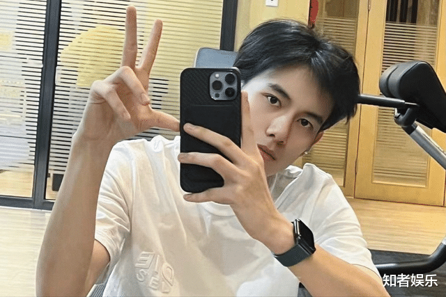 胡先煦|胡先煦合约期满5年，正式告别光线，不续签或有三个主要原因