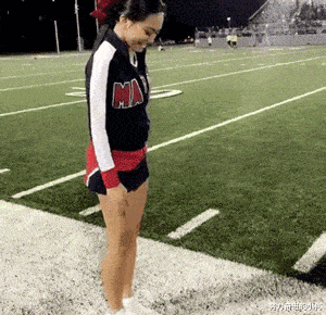 为啥KTV的卫生间里要放一个沙发,有啥用途啊?