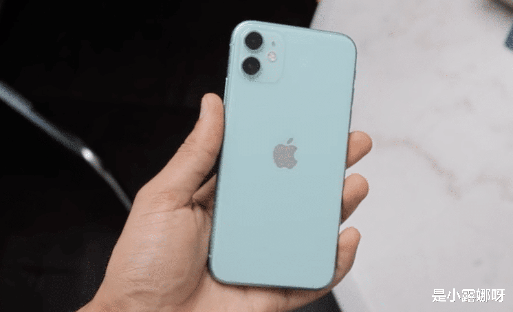 iPhone11跌至谷底清仓，3000元档PK安卓旗舰，你选谁？