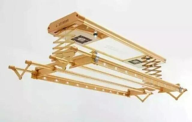 越来越多人阳台这样装，不仅解决了晒衣问题还美观，老婆很满意！