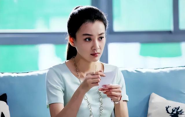 整容|演员徐梵溪:出道16年 前男友娶李小冉 改名四次都不火 大红靠命?