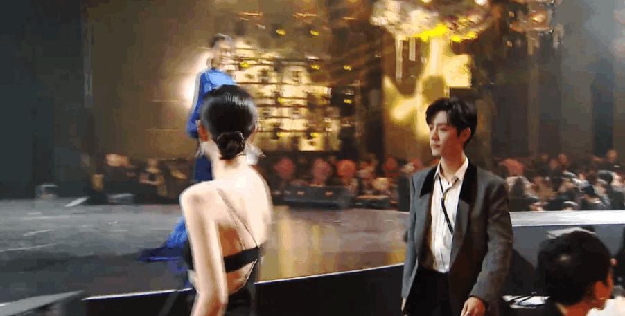 万茜|明星避嫌有多尴尬?处境进退两难,眼睛无处安放,安全距离很重要