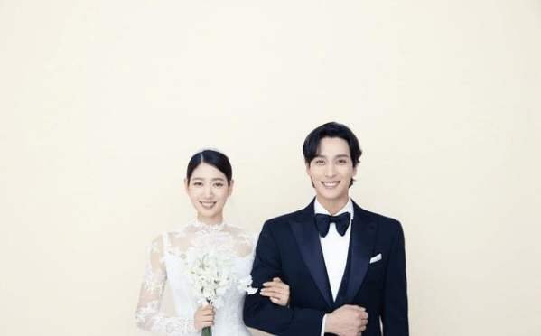 朴信惠|朴信惠公开产后近况 为崔泰俊生下可爱儿子 13岁因天国的阶梯走红