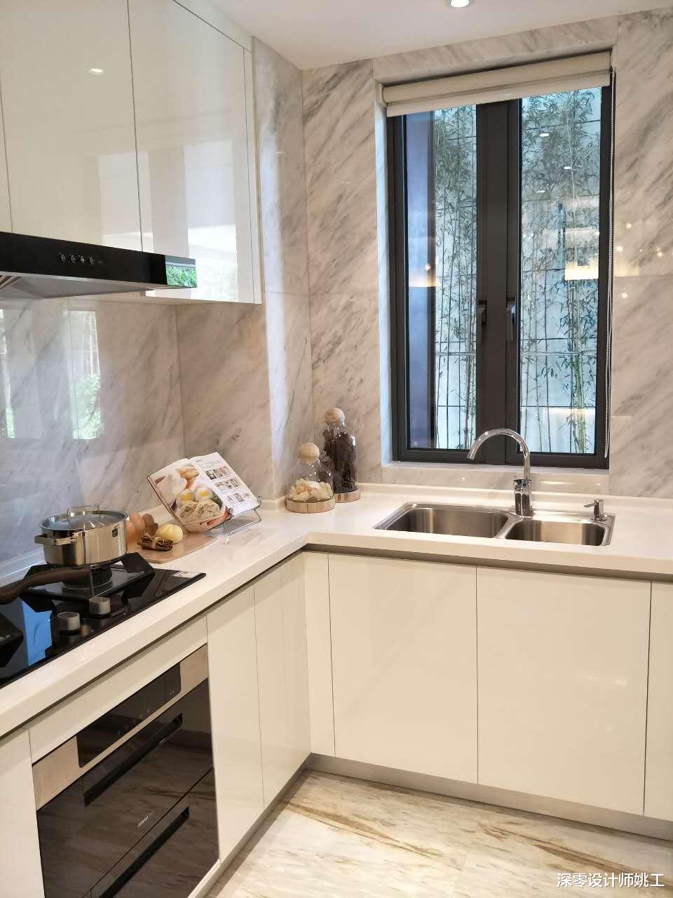 为何别人5㎡厨房看着更宽敞,学会这5招,角落利用好分分钟的事