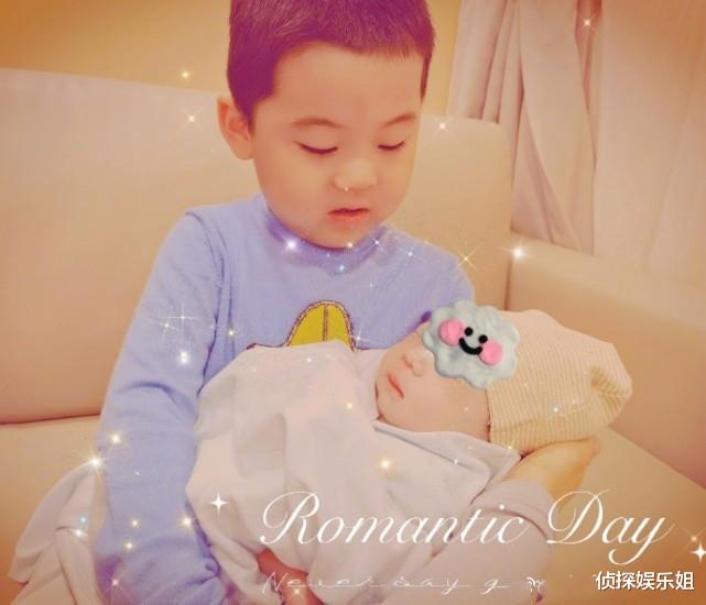 李小萌|辣妈李小萌晒近照，生下二胎半年恢复孕前身材，排骨胸吸睛十足