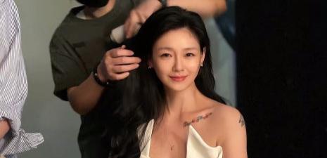 大S|大S何德何能？让前夫汪小菲剥虾，让现任丈夫抱着上厕所