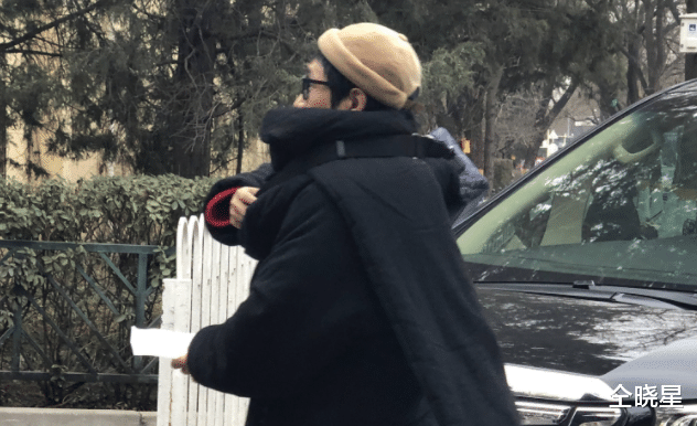 春晚|40余位明星现身春晚彩排,刘涛疑被趁乱搂秦海璐着2万大衣,“真假”贾玲闹乌龙