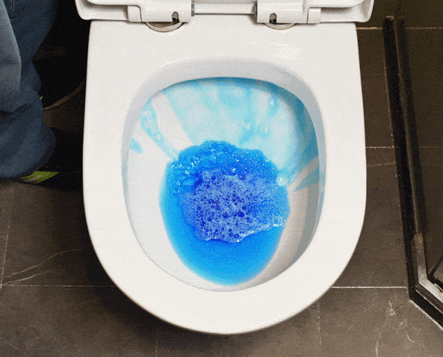 卫生间不用时,门是打开还是关上,不少人做错,难怪家里有臭味