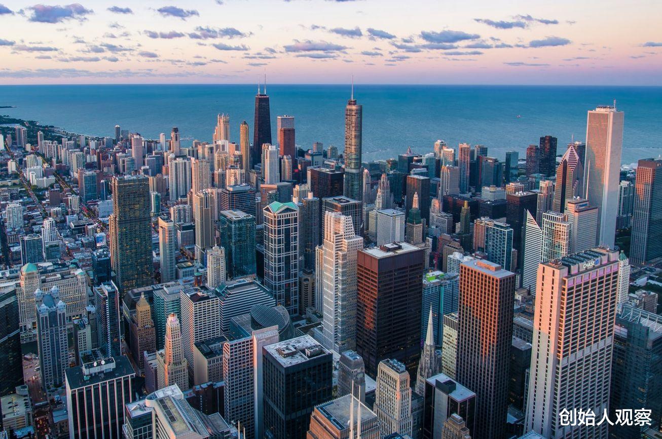 汤君年: 靠卖窗帘起家, 花6亿买下一块地皮,如今每套房价值过亿!