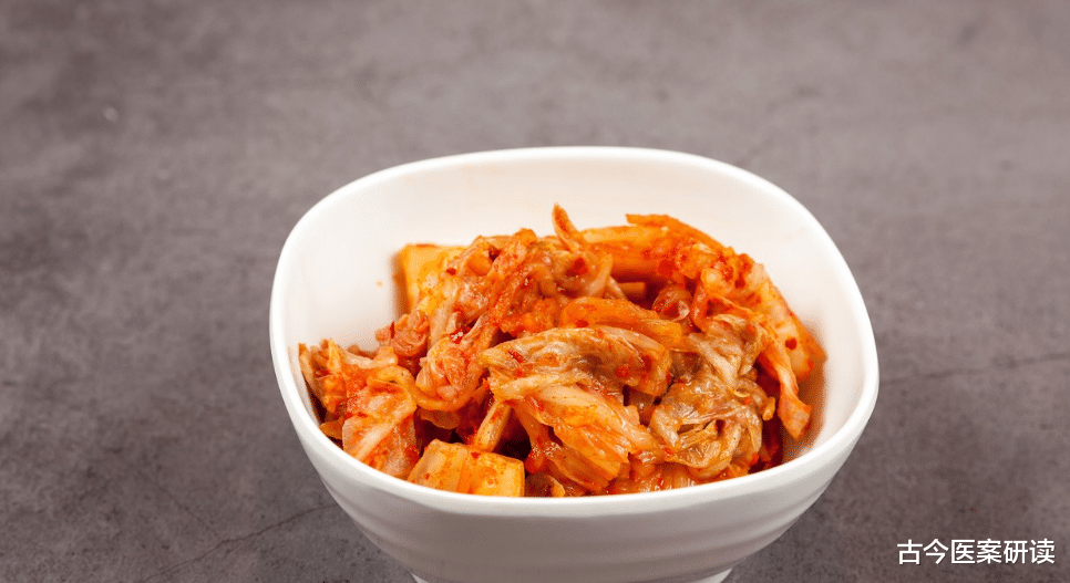 更年期|“升压大户”扒出,是碳酸饮料的10倍,医生:不想血压飙升,3物快远离