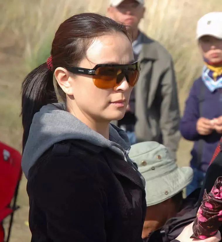 红楼梦|娱乐圈“最惨美人”出家后去世！原来她的结局，20年前就写好了