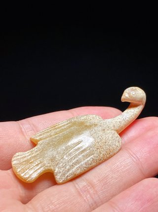 和田玉籽料|?宋 和田玉籽料 沁色 雁形带钩 把件