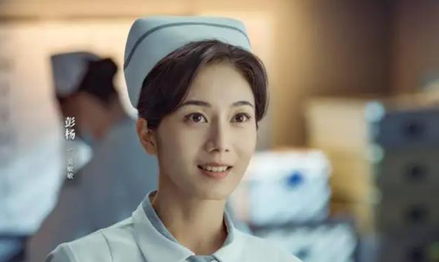 香港|秦岚新剧开播,认出了《香蜜》中的2个人,没认出“大毒枭”的他