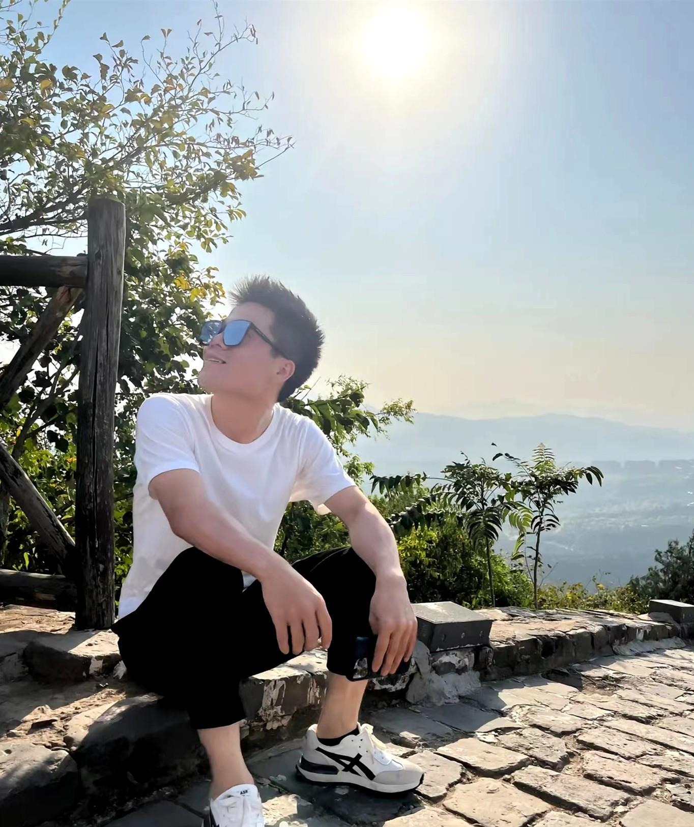 董宇辉|董宇辉老师的“火”不是偶然，3条职场法则让他如鱼得水脱颖而出