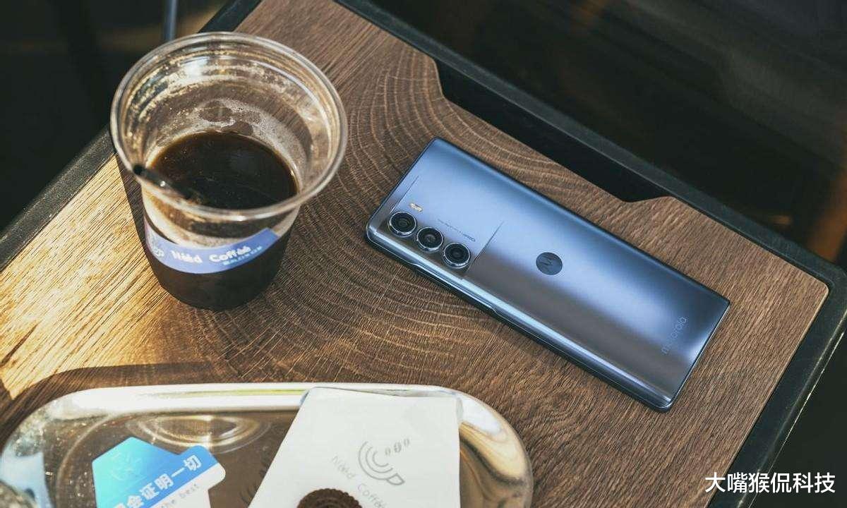 高通骁龙|两千多买高配骁龙888plus，带有5000毫安电池到底香不香？