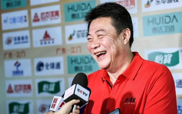 张晨|中国女排教练团队将揭晓！张晨可助李盈莹成长，陈平打造强力接应