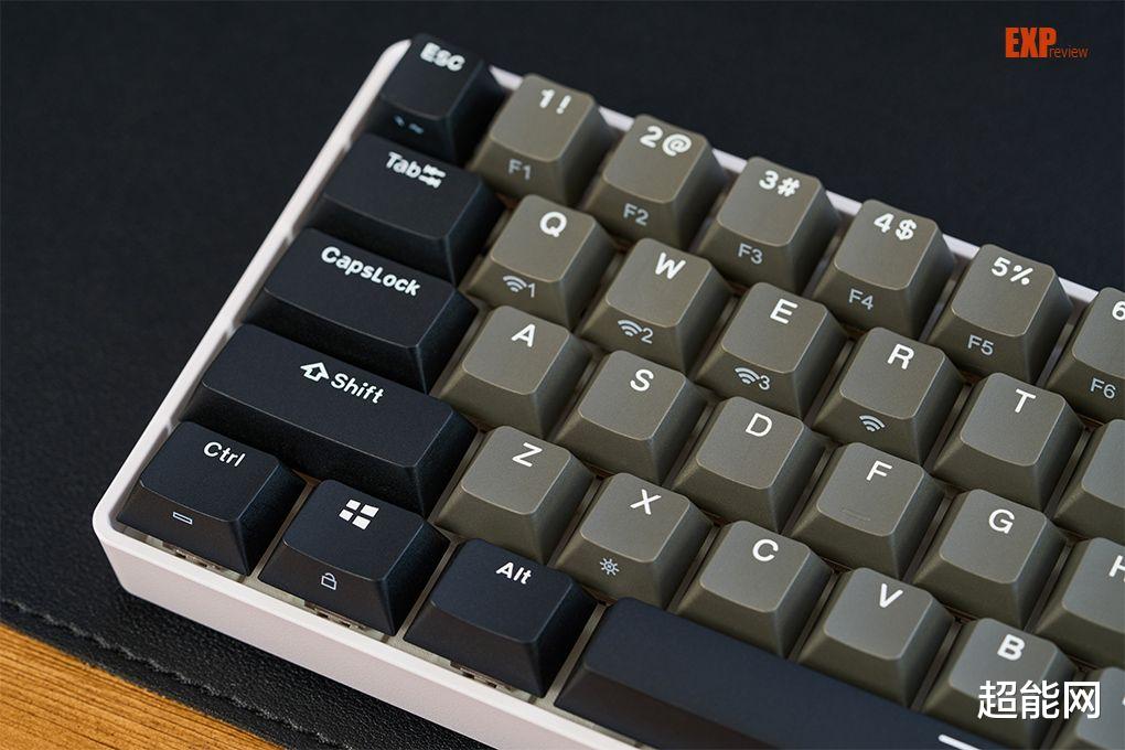 机械键盘|Tt领航员C360机械键盘体验：表现均衡，三模、RGB全都有了
