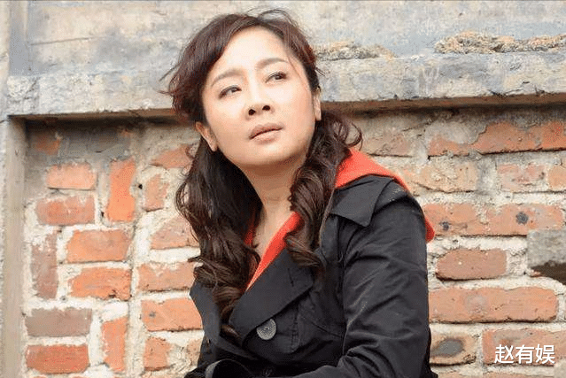 王新军|知名女星情定穷小子,丈夫走红后坚决离婚,二婚再娶小6岁女明星