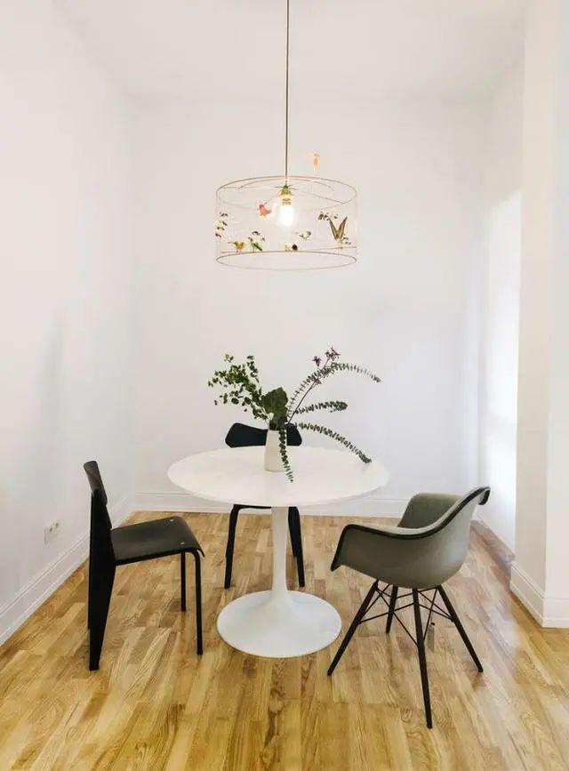 拆迁分了2套房,成暴发户住150㎡大平层,光刷白墙还能在小区火了