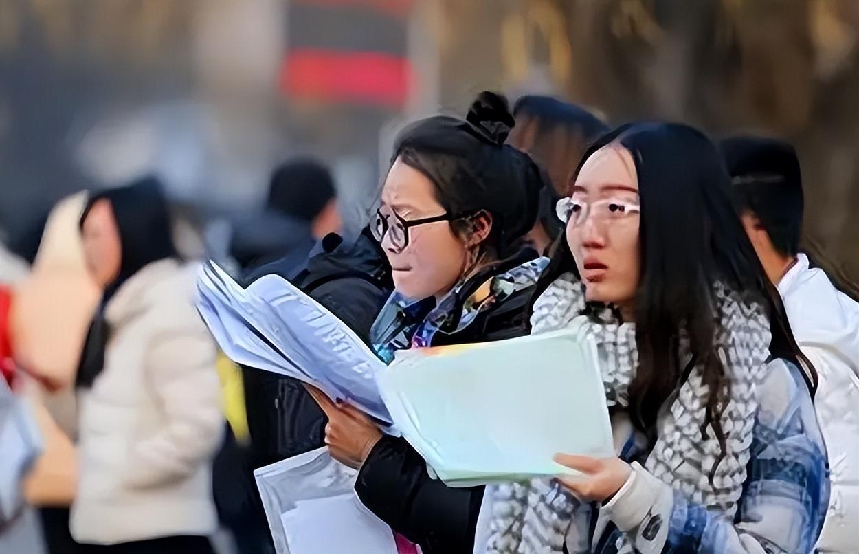 穿衣搭配|国企“国航”公开招聘,平均工资9500左右,专科就可以报考