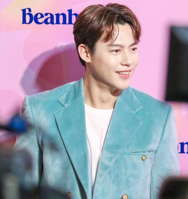 kimberly|泰星Mark:大婚的日子定在了9月和11月,之后会开始蜜月旅行