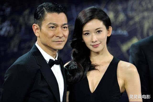 刘德华|59岁刘德华老婆近照曝光,一脸苍老水肿像社会型大妈,女儿跟刘德华很像