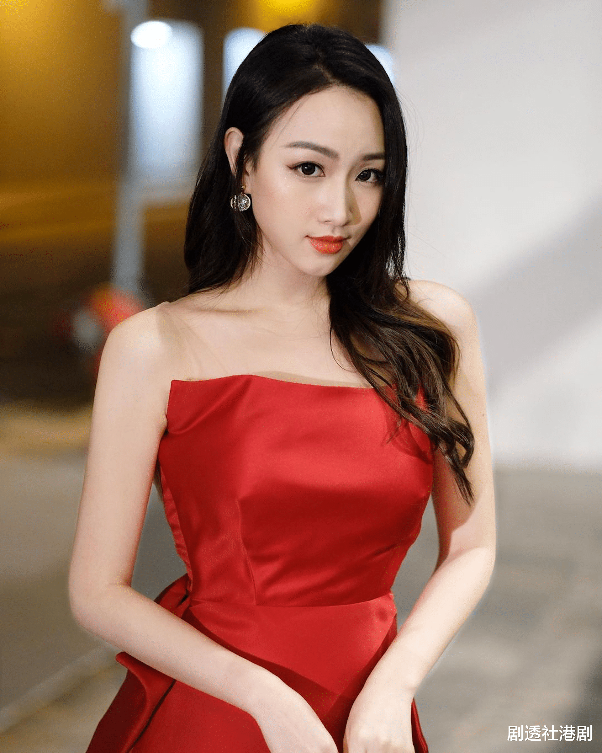 TVB|厉害！TVB再添一位港姐学霸，港大毕业后再读硕，不介意大胆演出