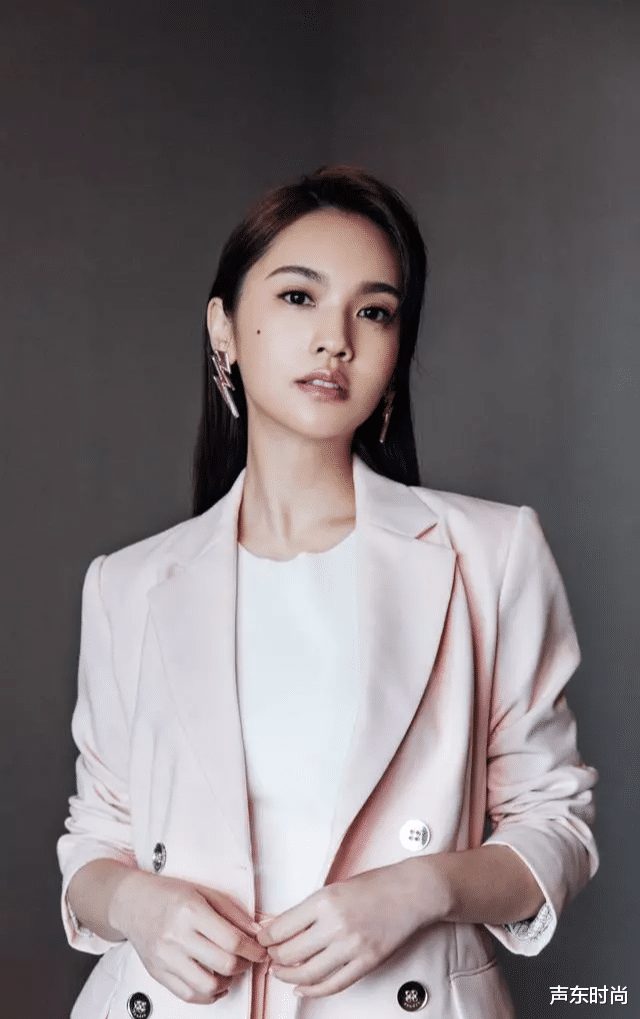 曾毅|杨丞琳因海鲜论持续挨批,丁太升呛她自取其辱,连李荣浩一起遭殃