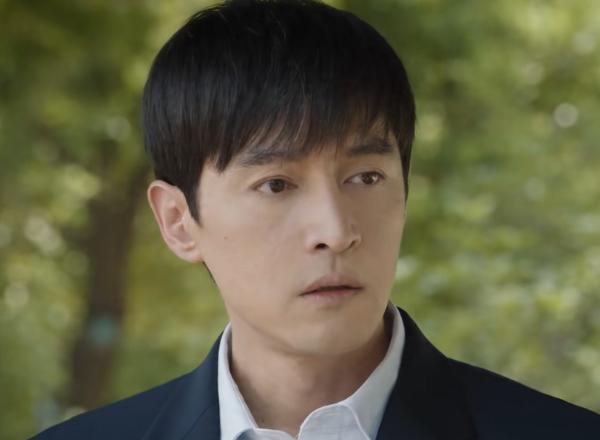 胡歌|《县委大院》胡歌和万茜也磨皮，虽然有扮嫩之嫌，但却很成功