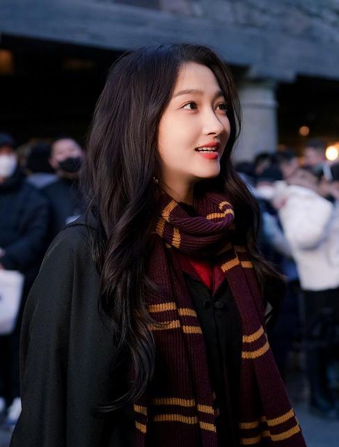 关晓彤|关晓彤:畅游儿童乐园,虽贵为流量小花这个春节档仅露脸一个春晚