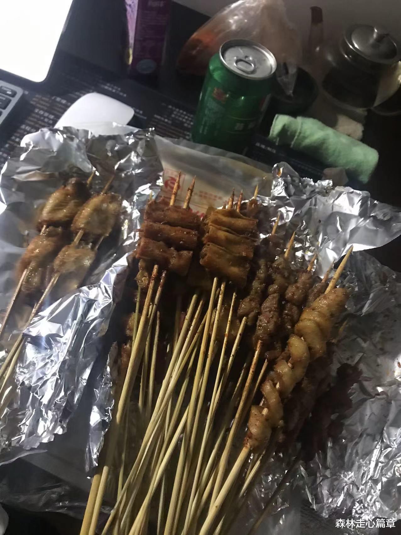 小姐姐|生活不易需自渡 苟存艰难须己欢