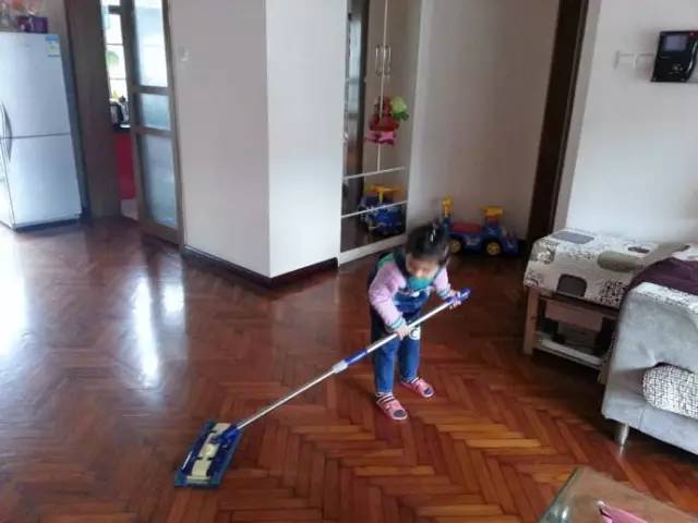 家里到底是铺木地板好？还是瓷砖好？现在才知道后悔了