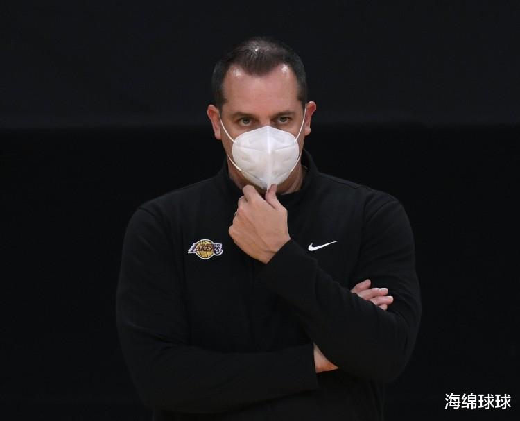 沃格尔|赢球被解雇！沃格尔下课冲上热搜，詹姆斯冷漠造炮轰：该走的是你